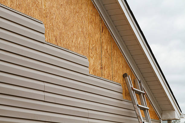 Professional Siding Replacement technician working in Norwalk, CT